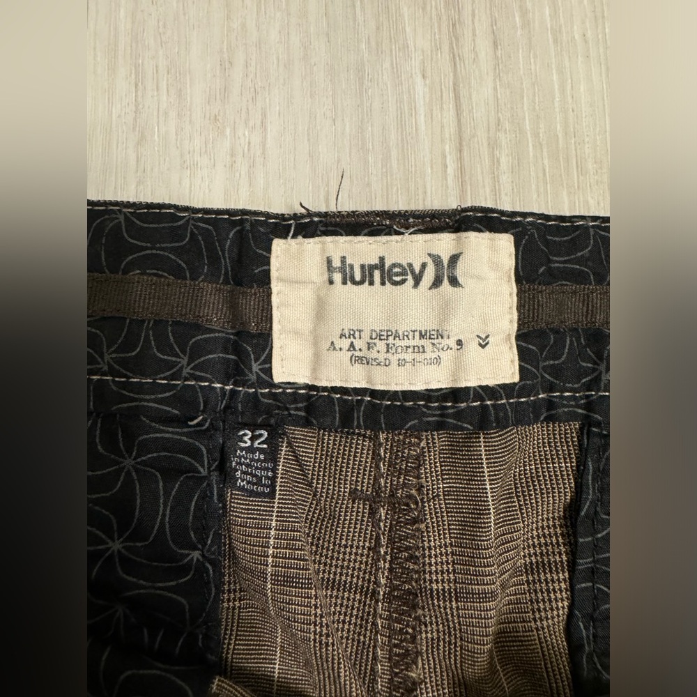 Hurley Shorts - Picture 2 of 3